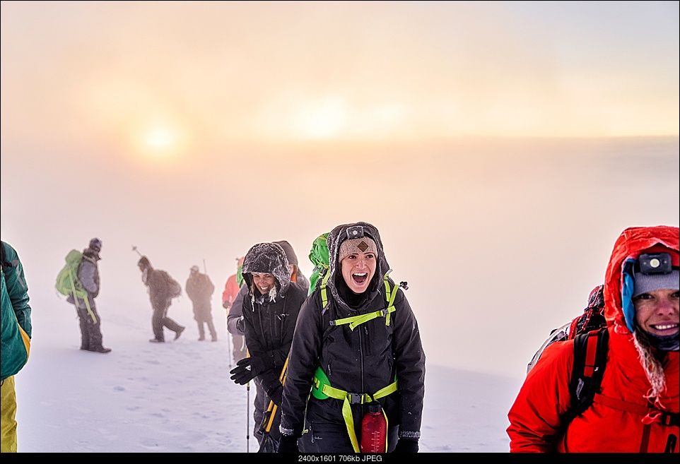 Click image for larger version. 

Name:	l-exclusive-mandy-moore-climbed-mount-kilimanjaro.jpg 
Views:	122 
Size:	706.4 KB 
ID:	284120