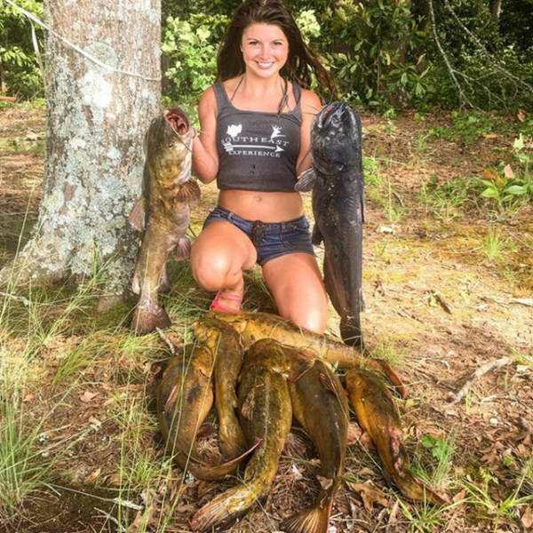 Name:  girl-noodling-huge-catfish-5.jpeg
Views: 2312
Size:  98.5 KB