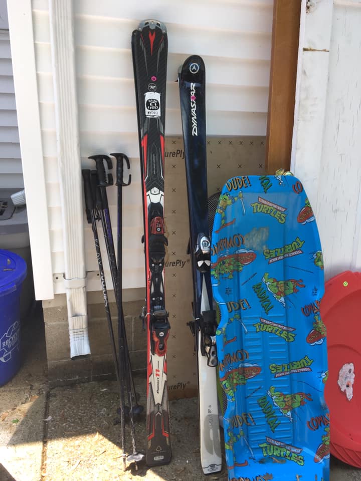 Name:  FB Winter skis.jpg
Views: 713
Size:  73.8 KB