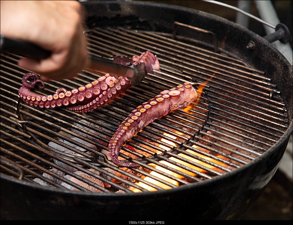 Click image for larger version. 

Name:	20190620-grilled-octopus-vicky-wasik-3.jpg 
Views:	136 
Size:	302.7 KB 
ID:	296380