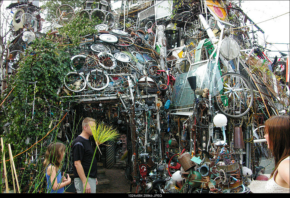 Click image for larger version. 

Name:	cathedralofjunk2.jpg 
Views:	70 
Size:	299.3 KB 
ID:	357331