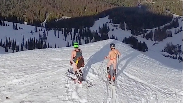 Girls Naked Skiing