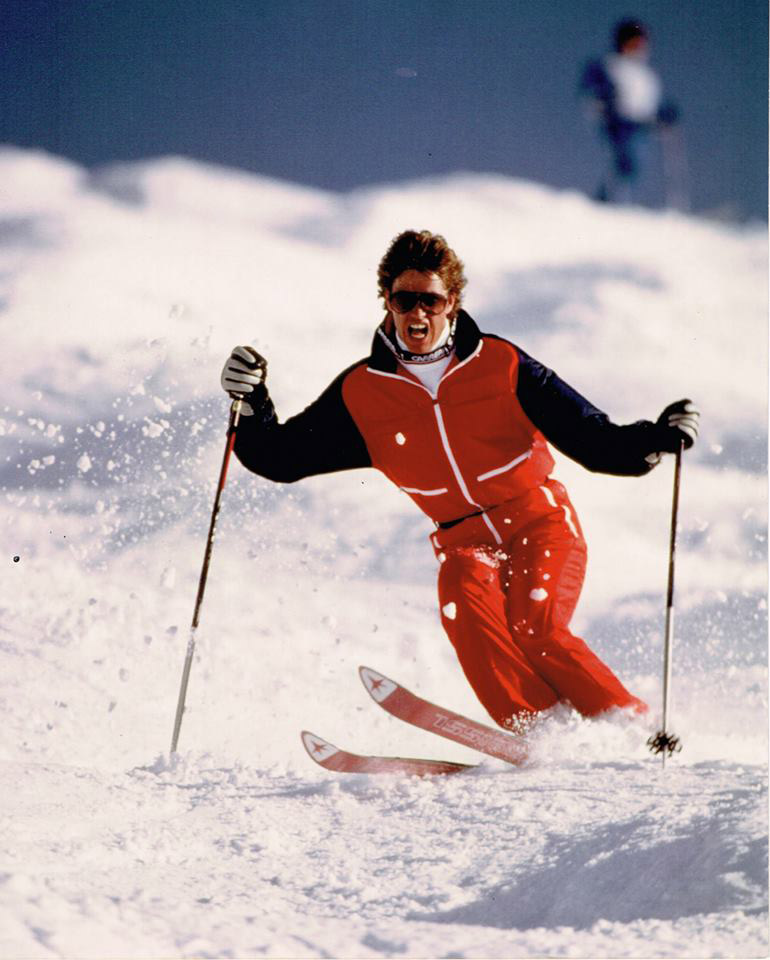 Old ski. Горнолыжный спорт. Горные лыжи. Фристайл (лыжный спорт). Фристайл на лыжах.
