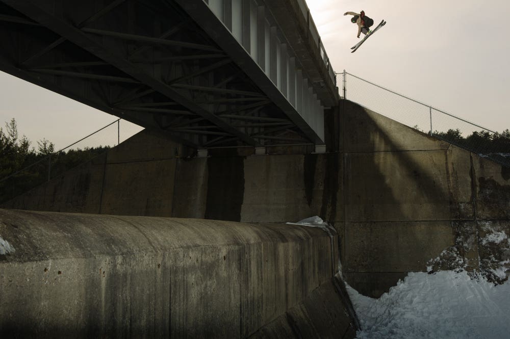 The Hard Drop of an Urban Skier thumbnail