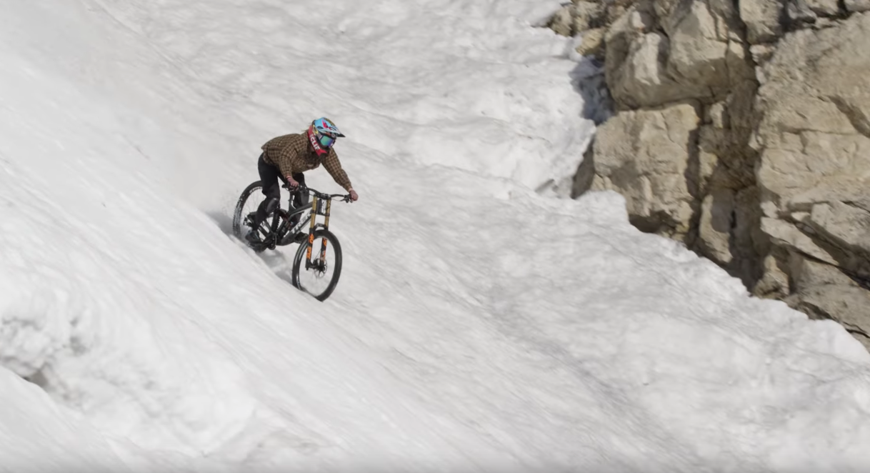 Watch: First ever mountain bike descent of Corbet's Couloir thumbnail