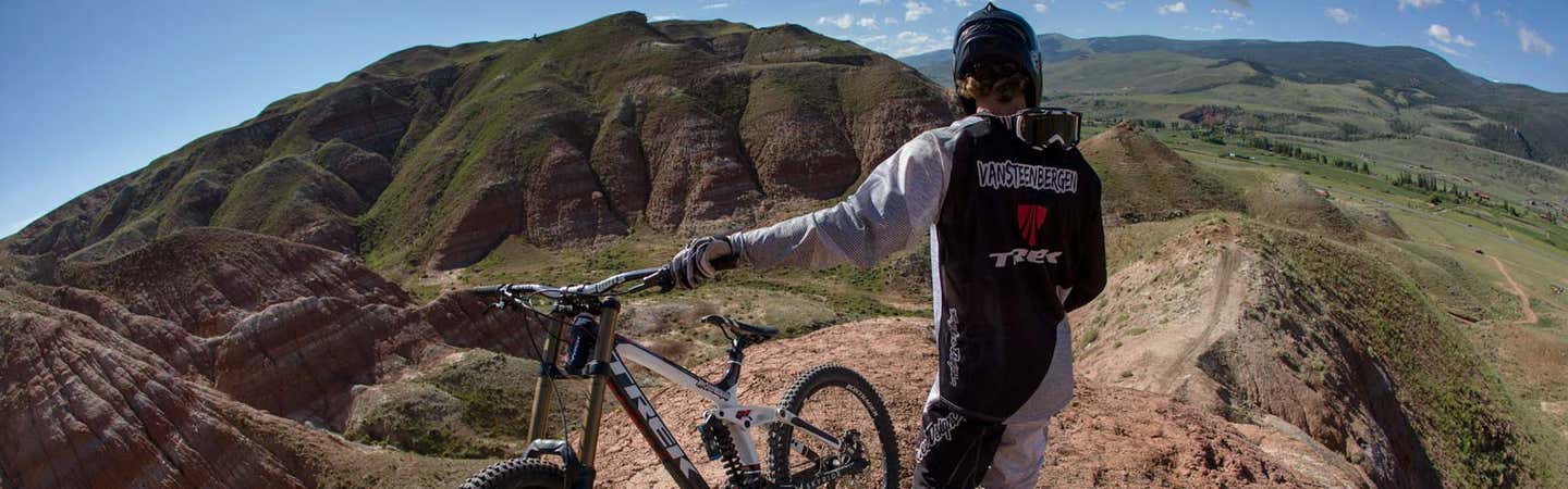 Riding Mountain Bikes With Horses - #TGROnLocation thumbnail