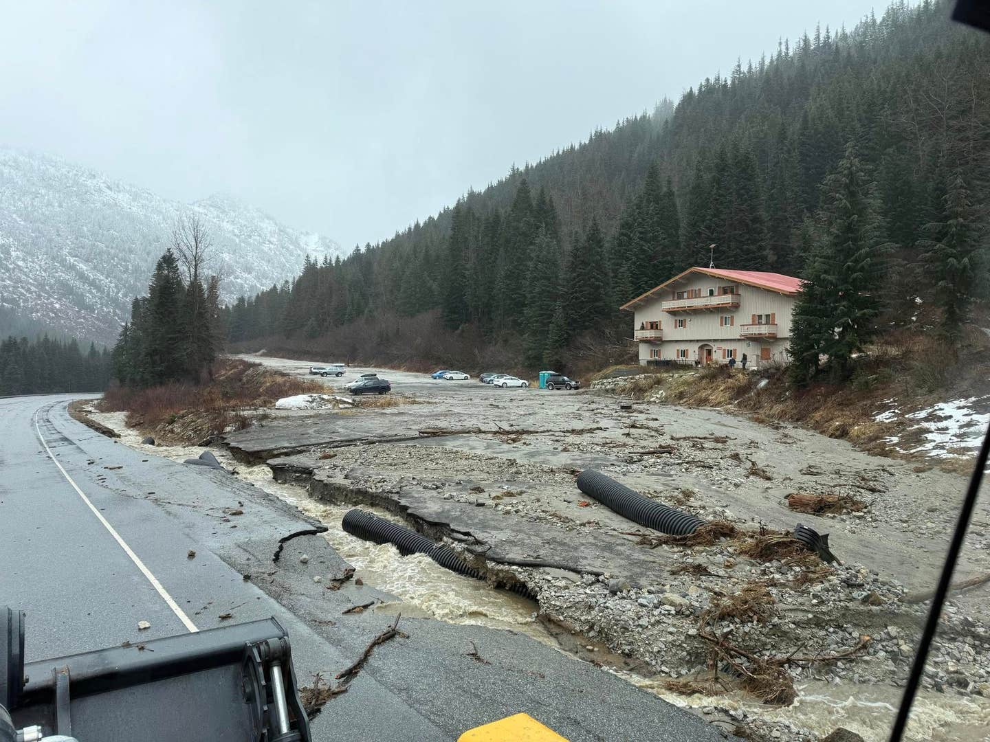 599407830_1414244980257613_5235634377309020958_n